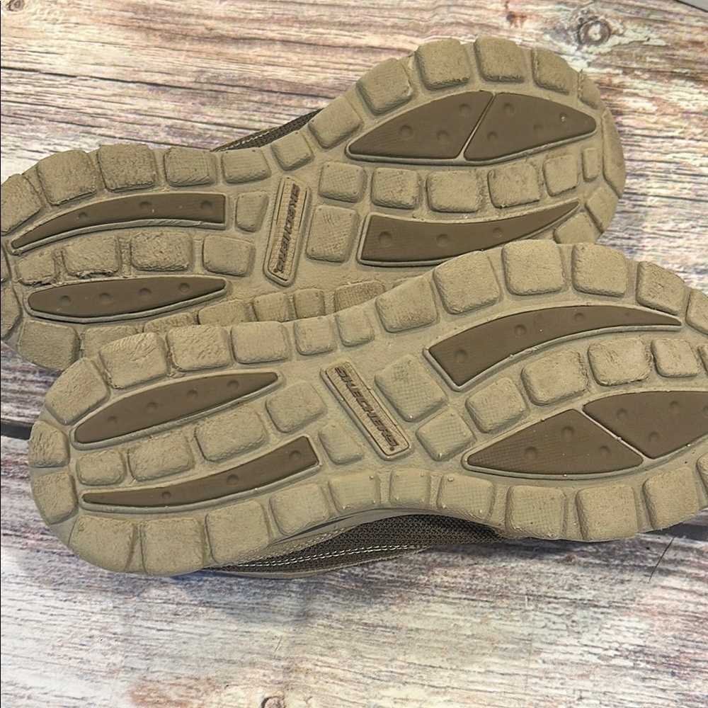 Skechers Brown Sz 10 Relaxed Fit Slip-On Comfort Walking Shoe - Picture 4 of 7